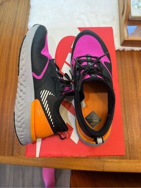 Nike Women's Odyssey React 2 Shield size 8.5
